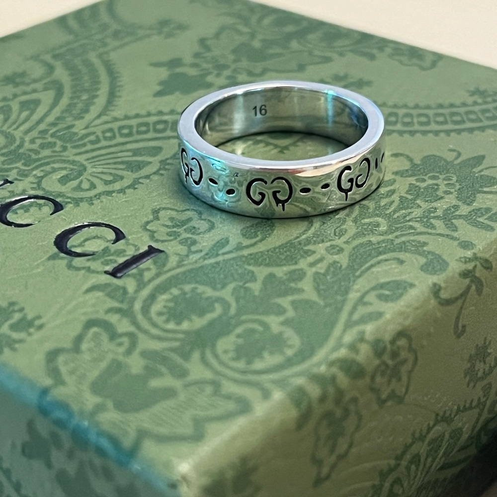 Gucci ghost ring